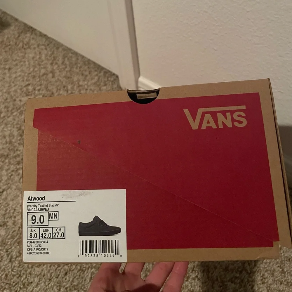 Vans - Picture 5 of 5
